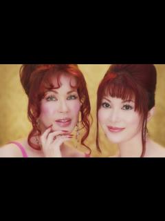 [x]叶姉妹が同人誌ショップのCMに出演！「とらのあな」 新CM『いっちゃってますわね。』篇 - YouTube