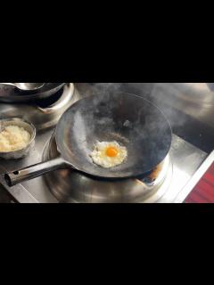 [x]この作り方が最強！町中華のチャーハン！ - YouTube