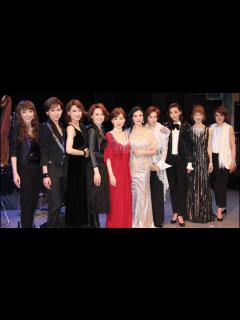 [x]圧巻！宝塚歌劇団元トップスター10人が会見に！ CD「麗人-REIJIN-」発売記念コンサート会見1 - YouTube