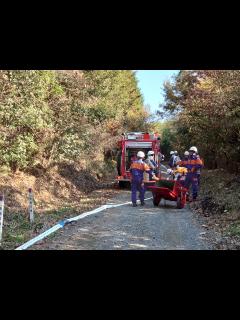 [x]【林野火災発生！！】中型水槽車が火災現場へサイレンを響かせ急行！ - YouTube