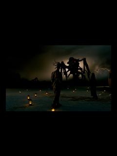 [x]巨大モンスターとの戦闘！映画『モンスターズ／新種襲来』特別映像 - YouTube