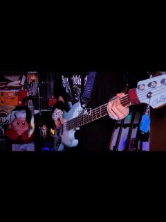 [x]【MY FIRST STORY×HYDE】夢幻 ベースで弾いてみた (bass cover) - YouTube