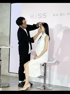 [x]「キス」がブランドリニューアル 「自愛」をテーマにリップやチークなど揃える
