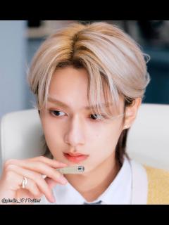 [x]「ダンスも踊れます！」 SEVENTEEN ジュン、aespaへの愛情をあらわに！ カリナの名前を大声で叫び、情熱的にパフォーマンス… レアな ...