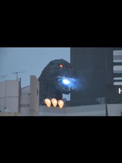 [x]ゴジラの頭が歌舞伎町に出現 特別住民票交付、新宿観光特使に "Real scale" Godzilla head installed ...