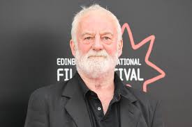 Bernard Hill, Who Starred as the Captain in 'Titanic,' Dead at 79